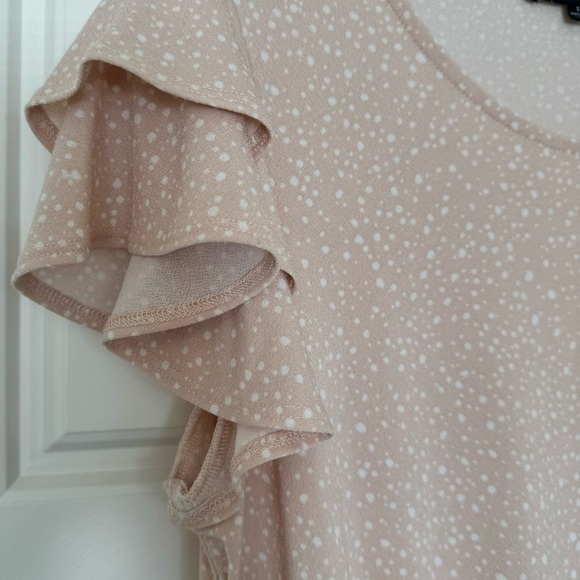 Adrianna Papell Peach Dot Flutter Sleeve Top With‎ Banded Bottom Size S - Picture 7 of 10